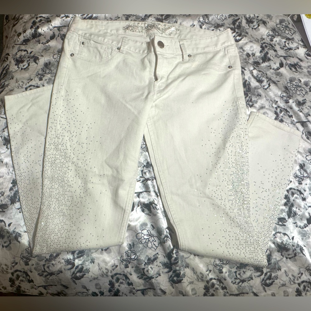 Stylish Cream express Skinny Jeans with Rhinestone Accents